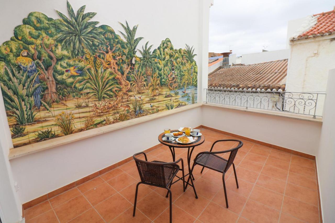 Little Break Guest House Lagos Exterior photo